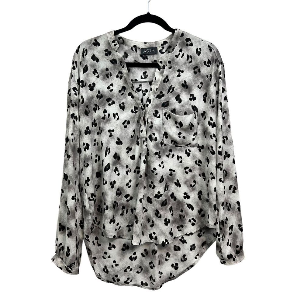 ASTR Womens Blouse Top V Neck Long Sleeve High Low Hem Pocket Gray Black Size L*